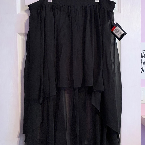Black High-Low Skirt - Picture 1 of 4